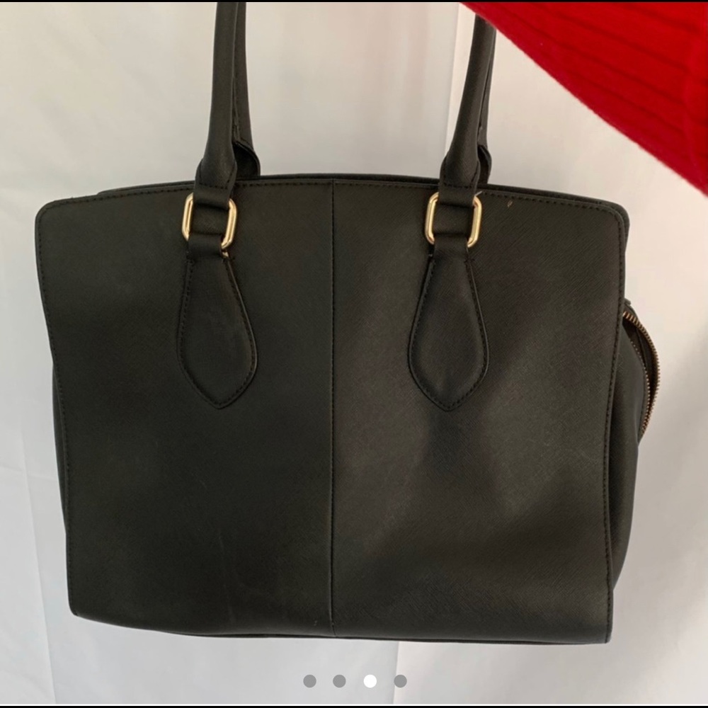 Classic black Calvin Klein purse - Picture 3 of 4